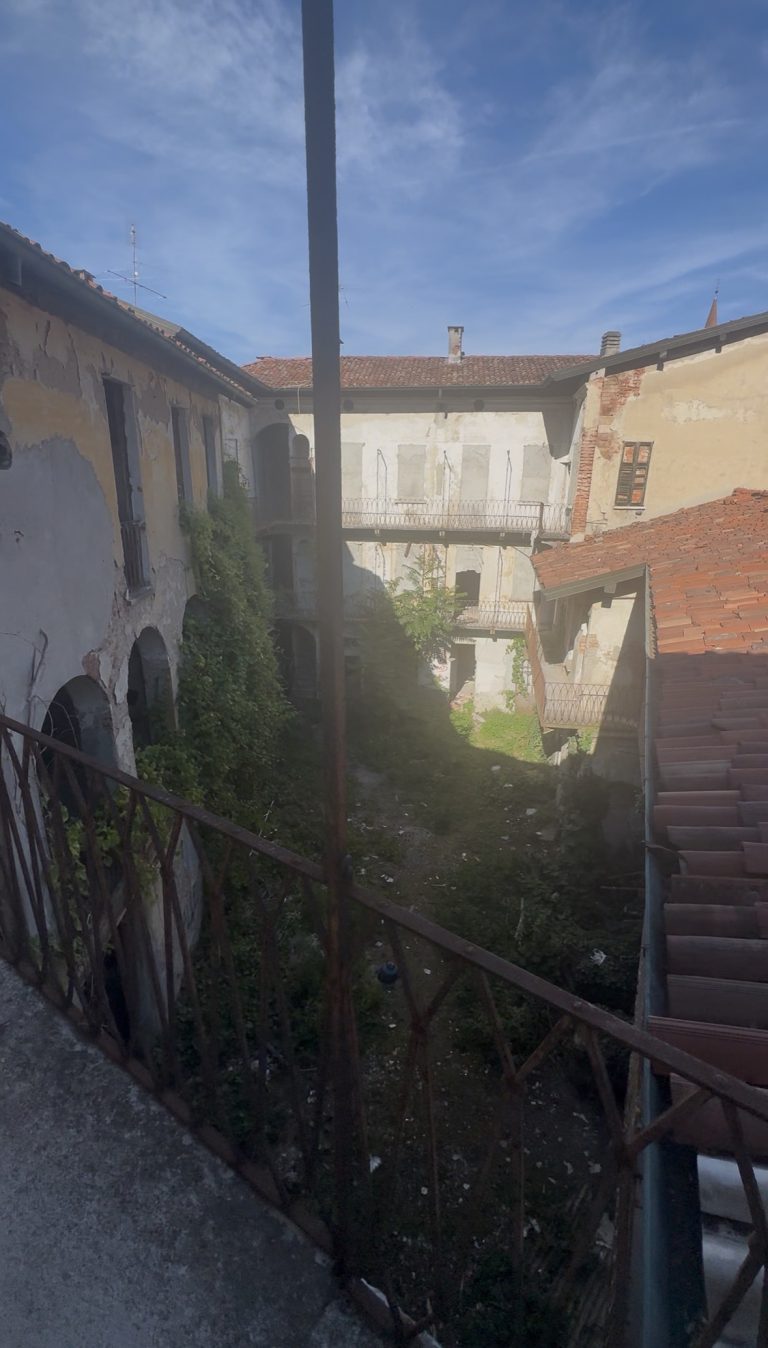 abandoned multiple houses