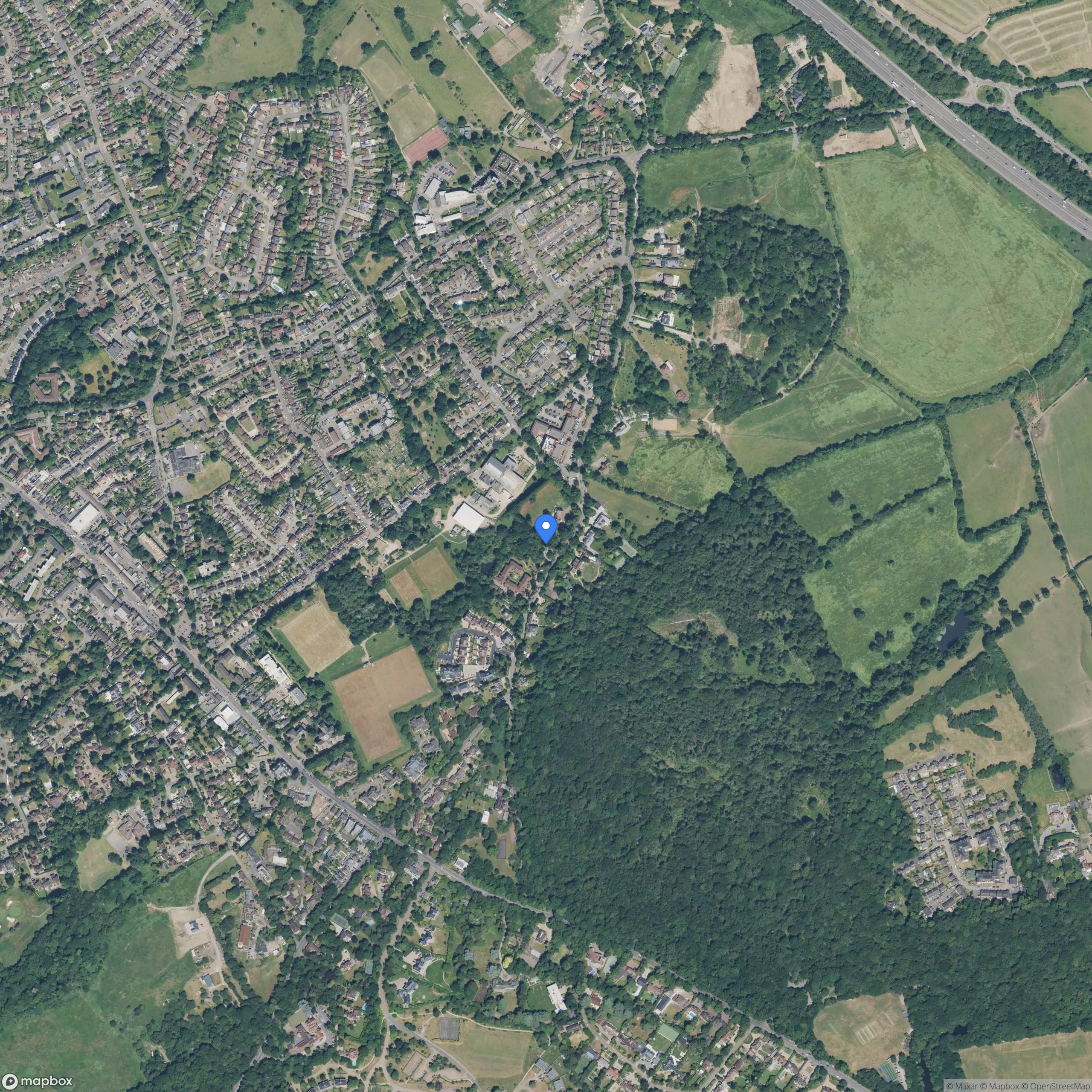 51°38'08.3"N 0°19'55.5"W