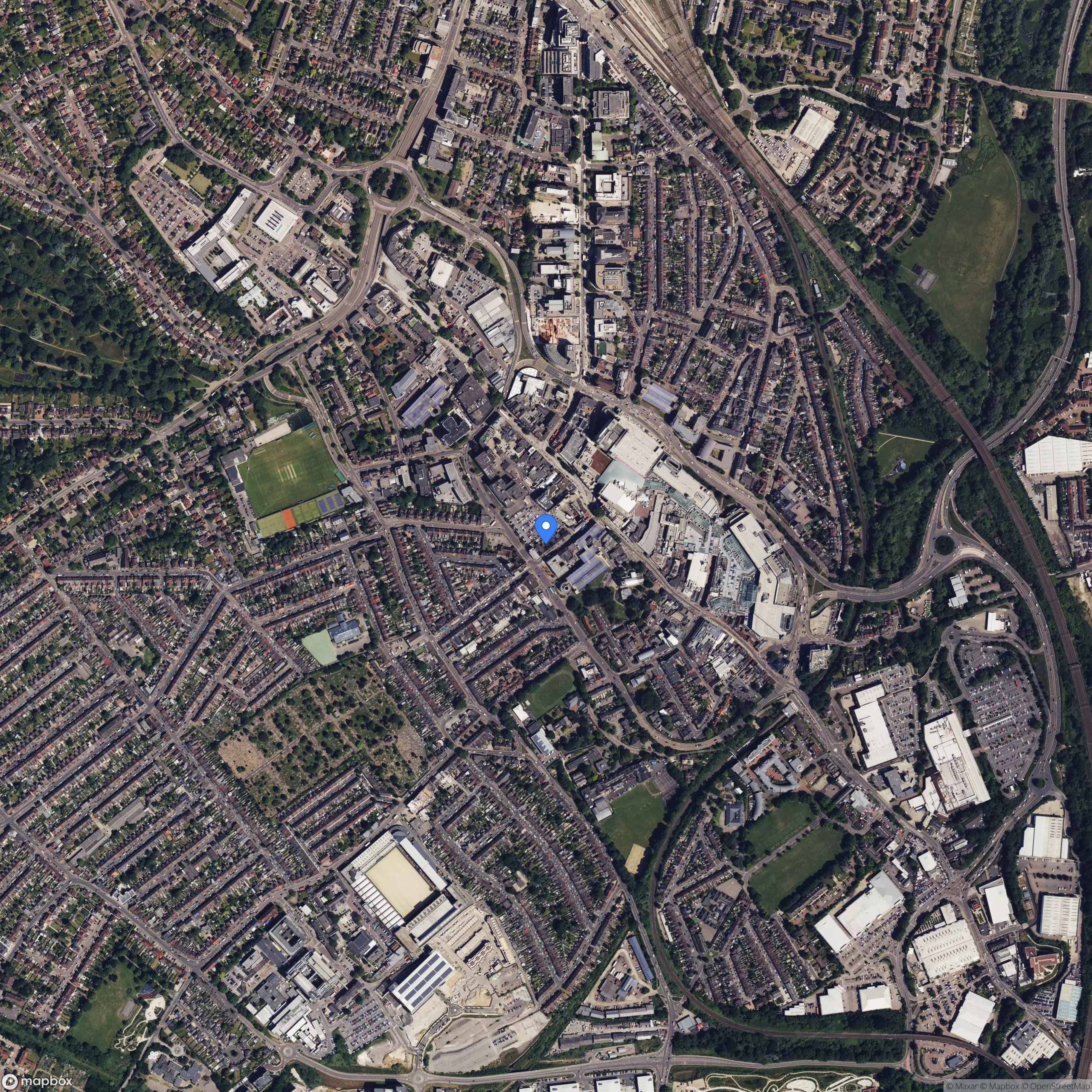 51°39'18.6"N 0°23'52.4"W