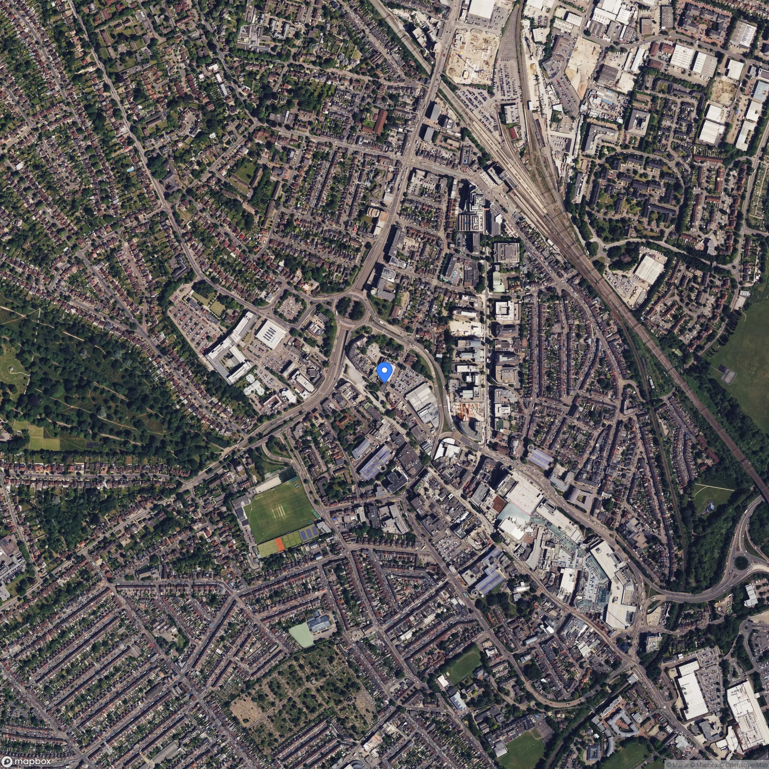 51°39'32.9"N 0°24'02.2"W
