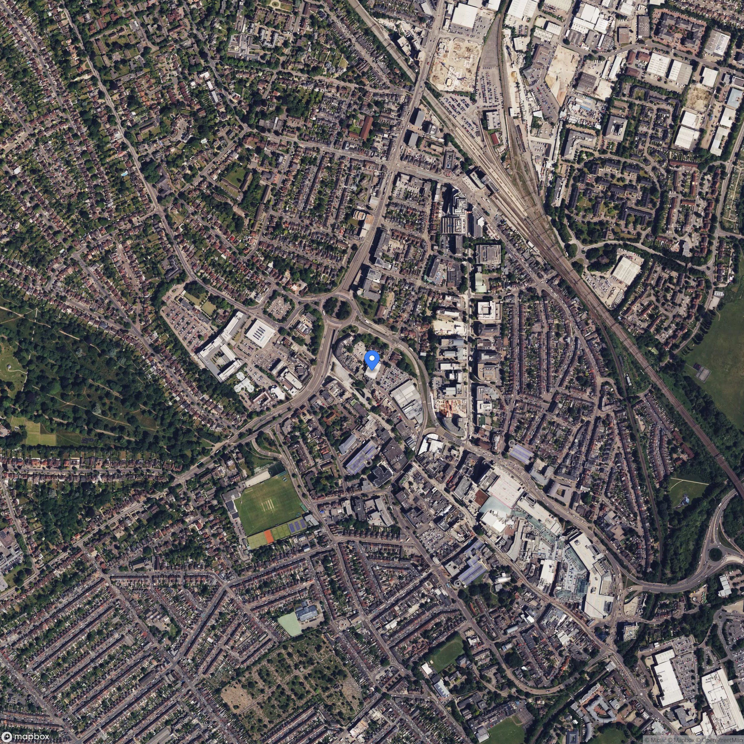 51°39'33.7"N 0°24'02.0"W