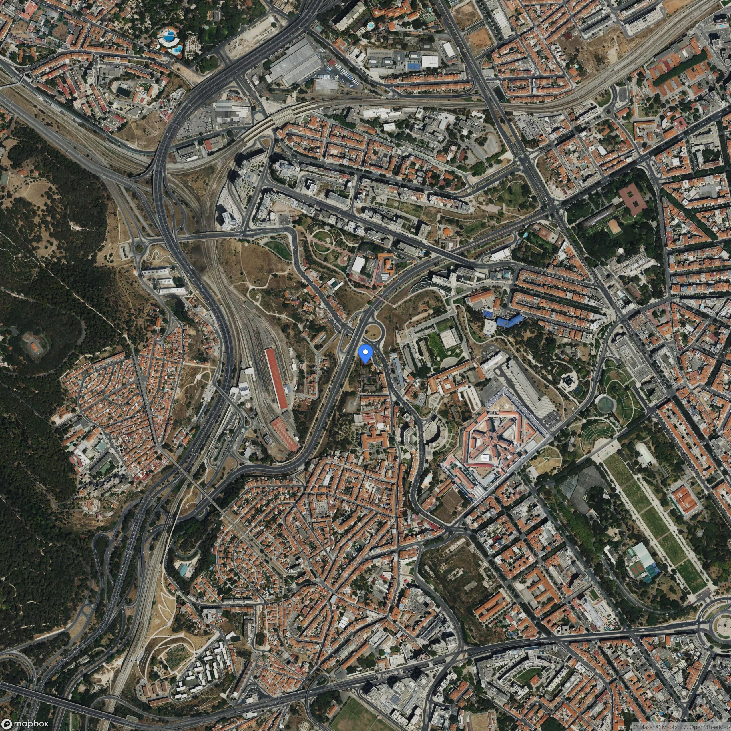 38°43'58.6"N 9°09'48.8"W
