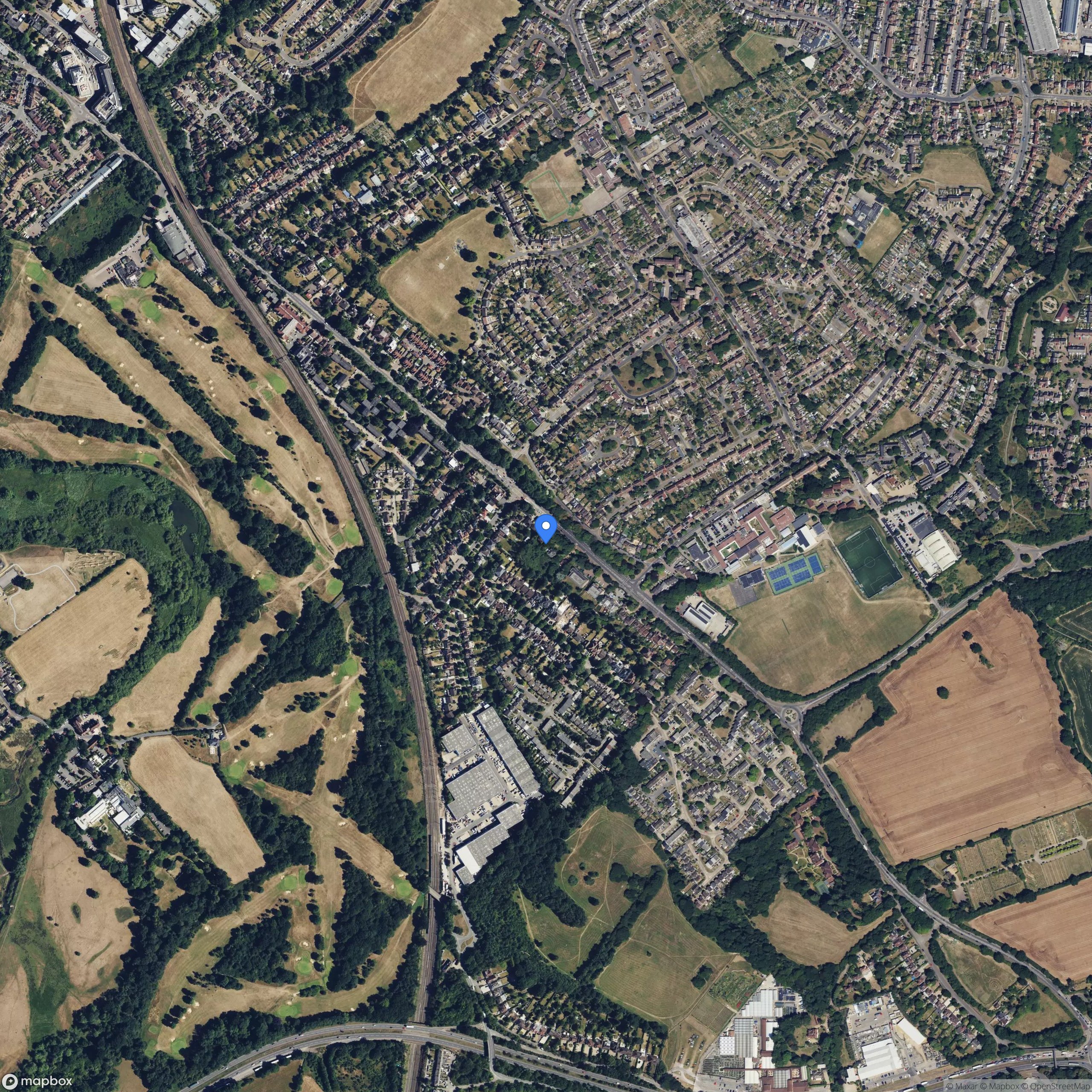 51°44'19.7"N 0°18'58.0"W
