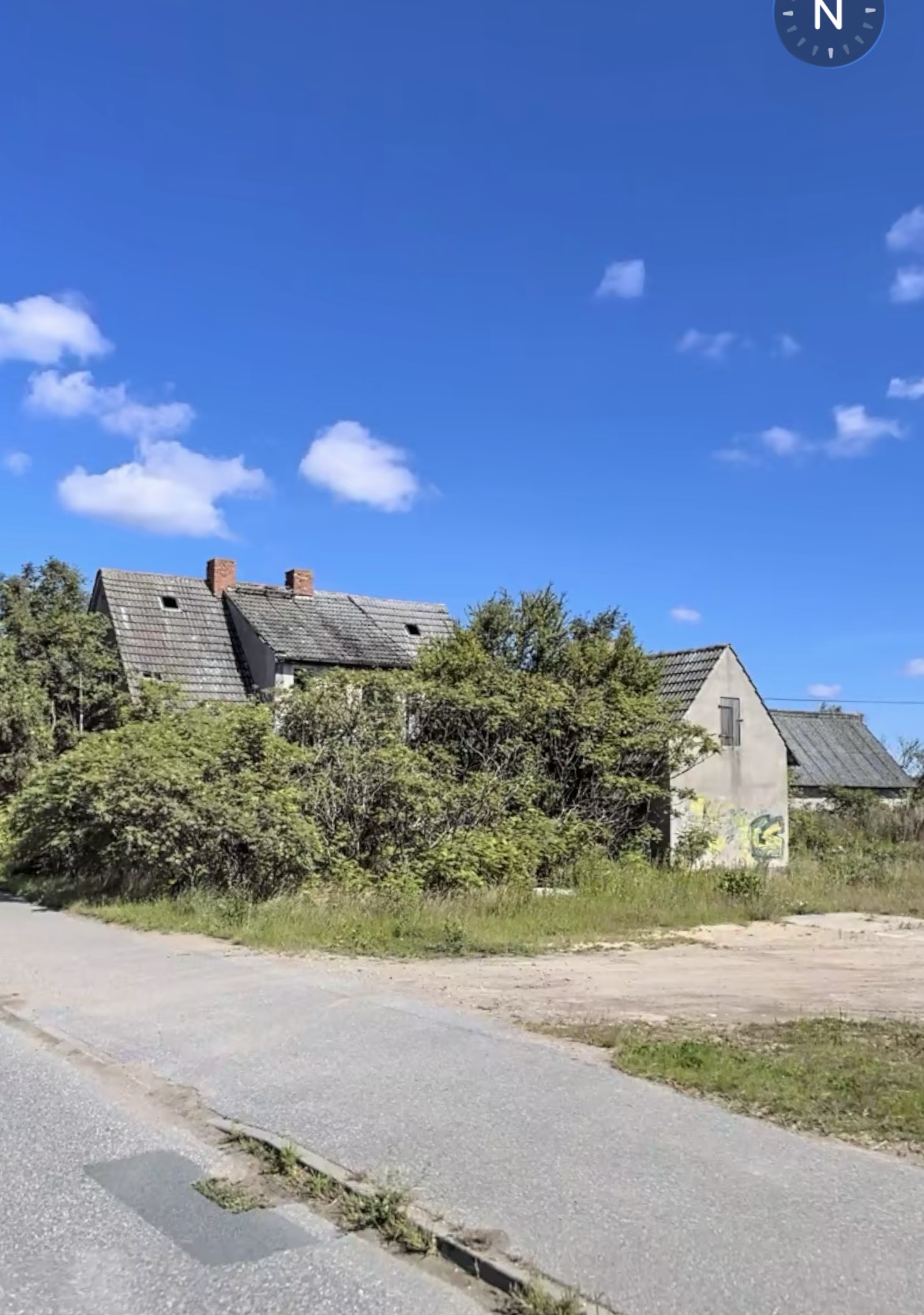 40 Years old Lost Place with lost Gerage