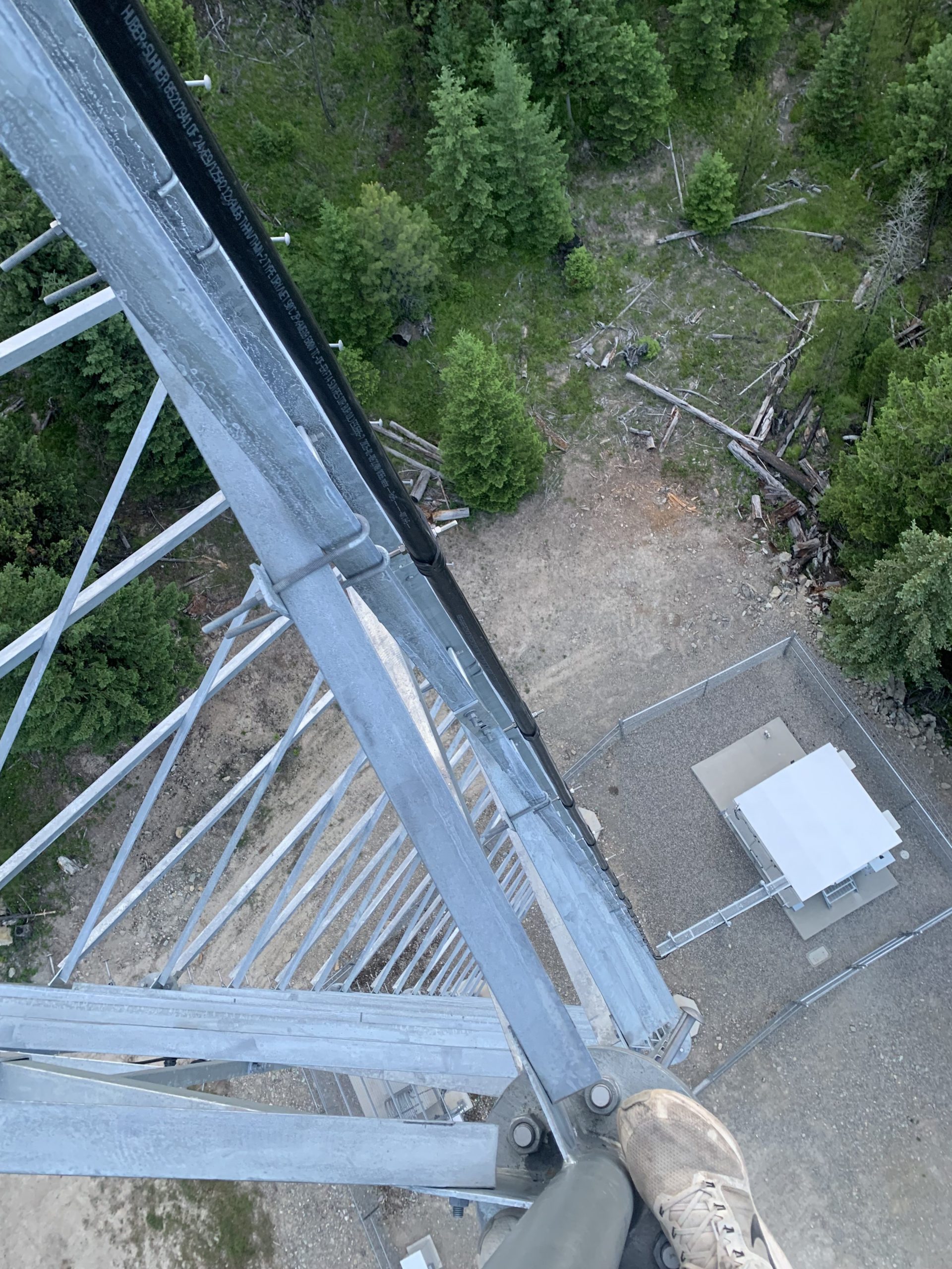 200ft cell tower