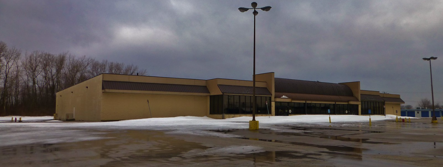 Abandoned FoodTown Plus Grocery Store
