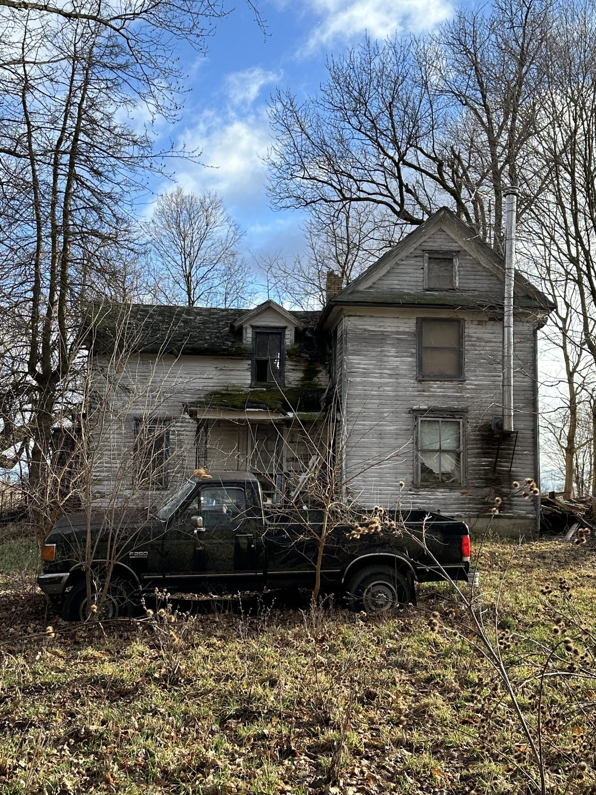 Abandoned Farmhouse + Vehicles