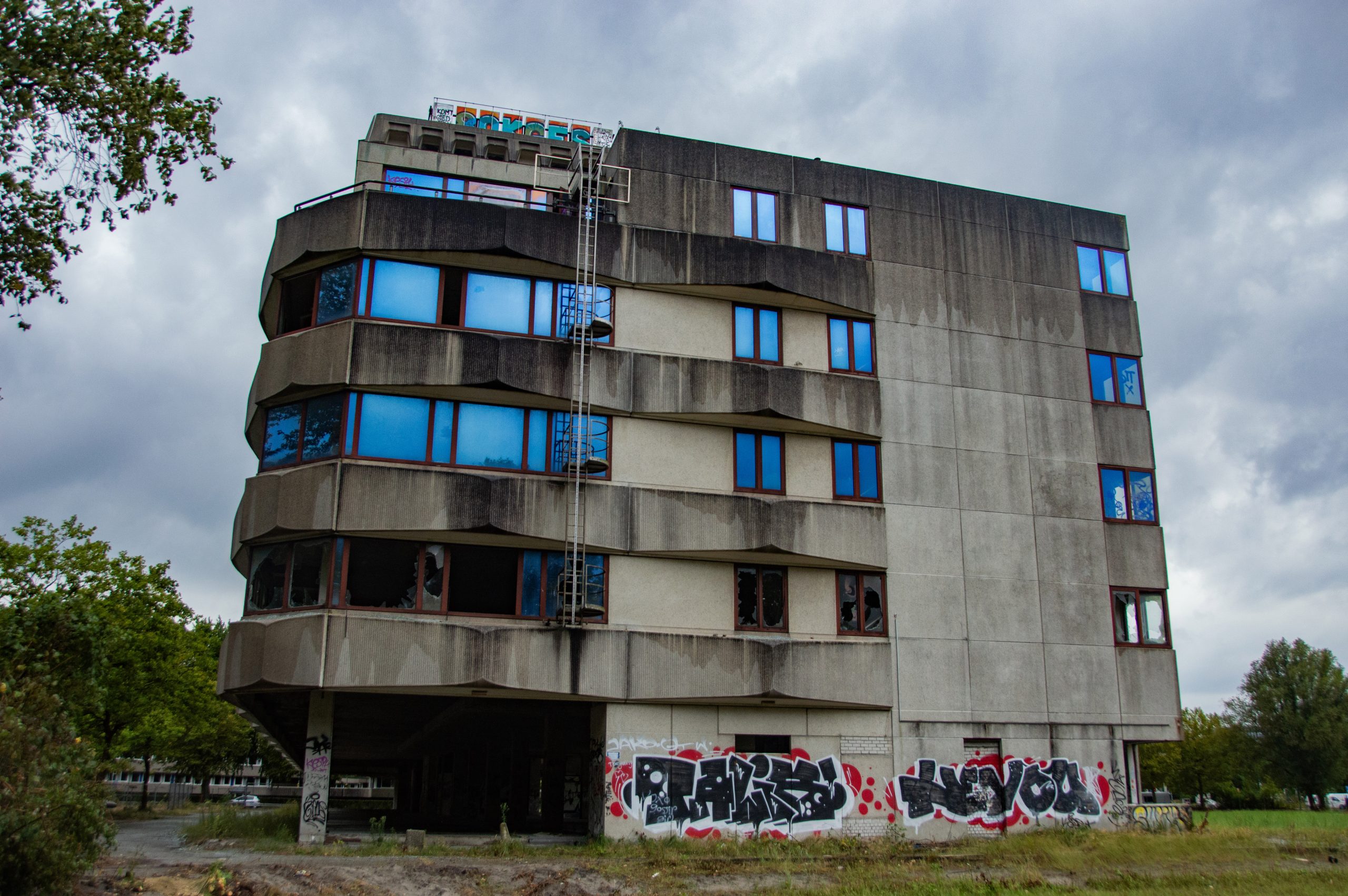 abandoned press