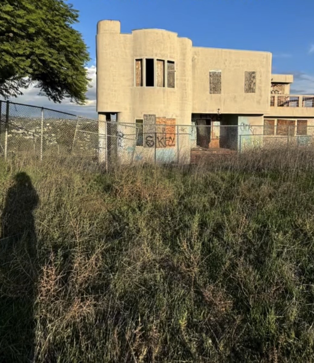 Paradise Drive Abandoned House