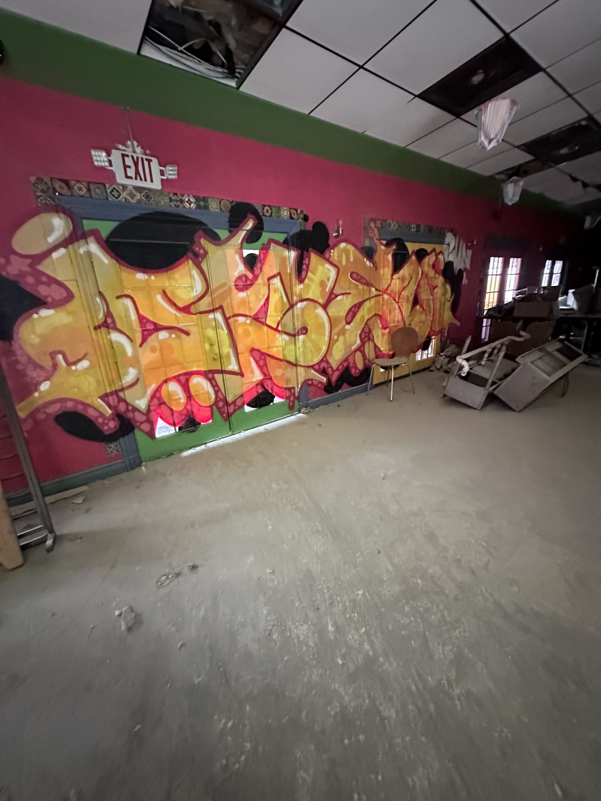 Abandoned Mexican restaurant/viva margarita